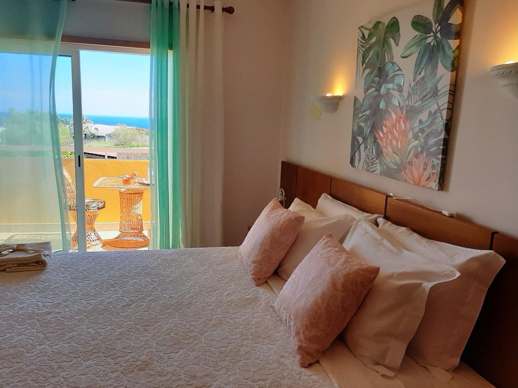 Lucie Lime Guesthouse Praia Da Luz Exterior photo